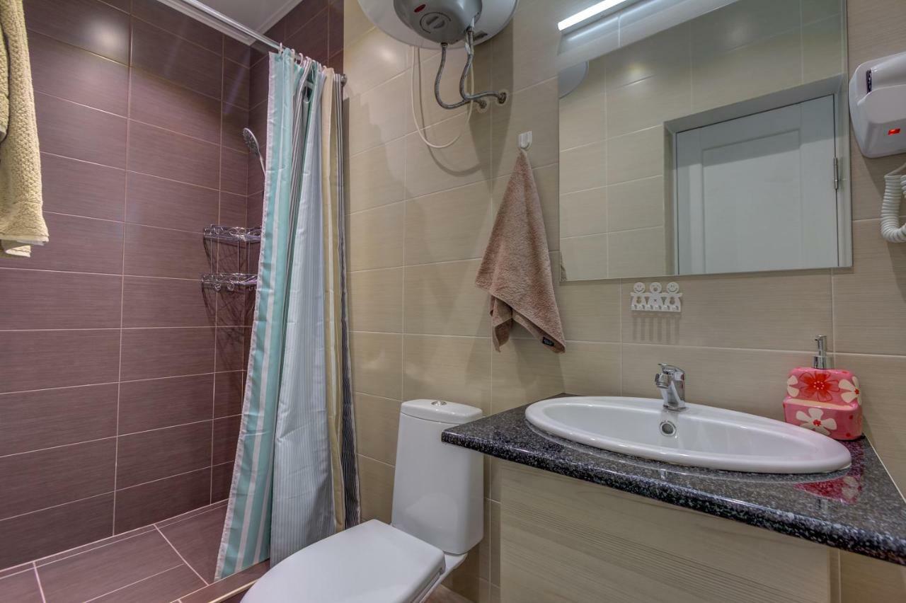 Hillside Karakol B&B Ngoại thất bức ảnh